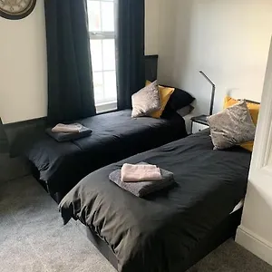 Number 11 Apartment